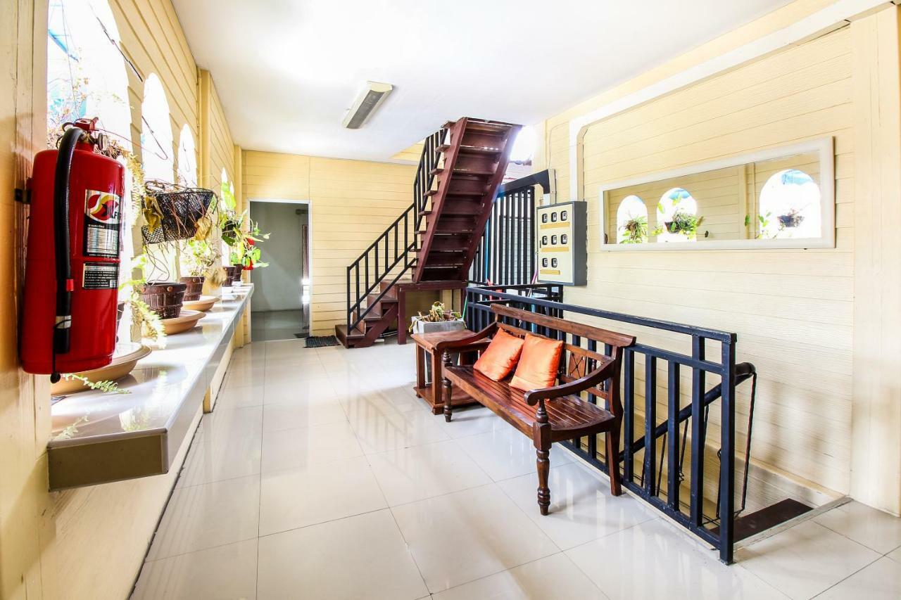 Babo House Bangkok Hotel Екстериор снимка