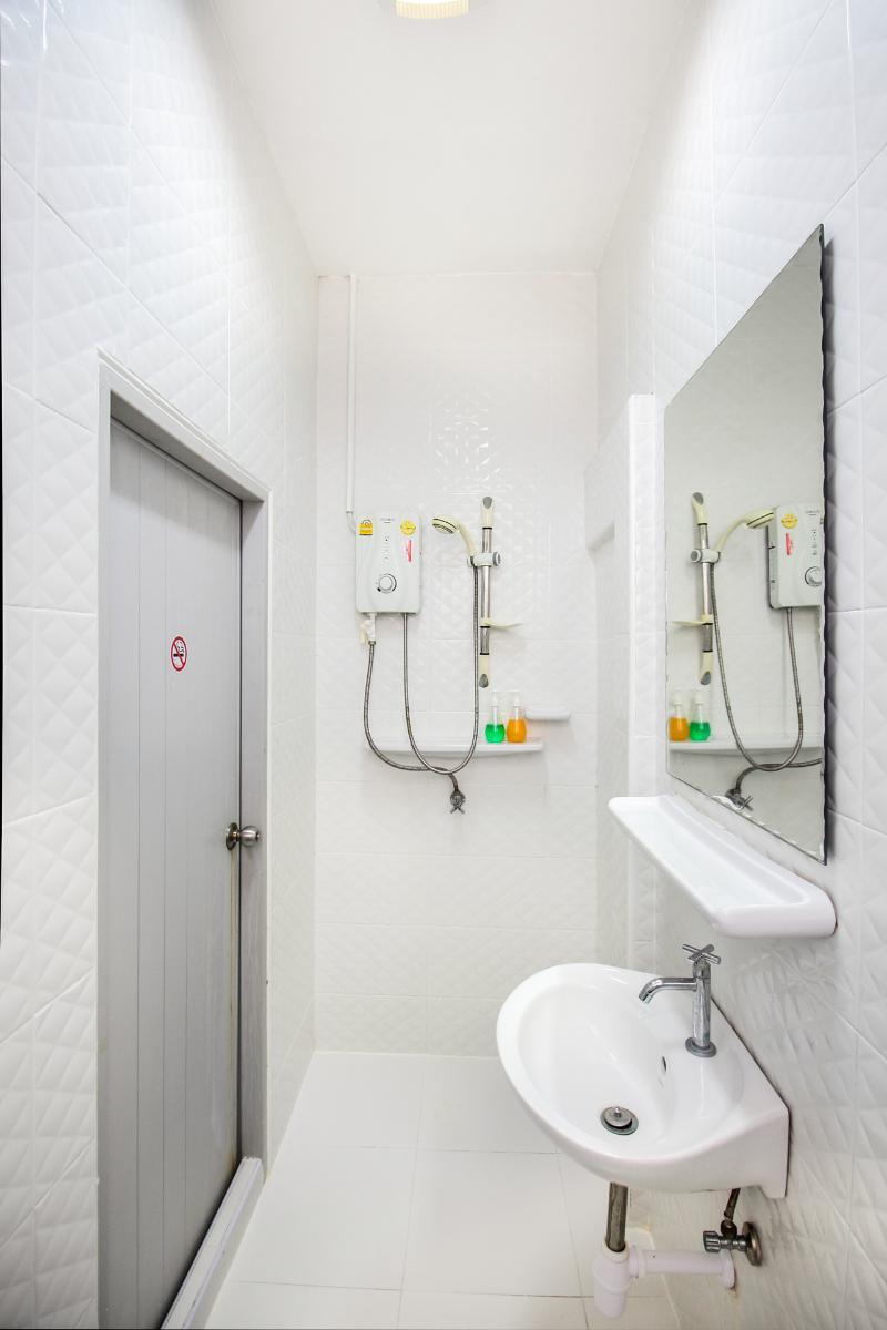 Babo House Bangkok Hotel Екстериор снимка