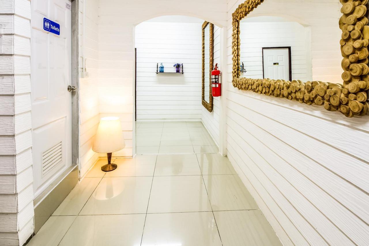 Babo House Bangkok Hotel Екстериор снимка